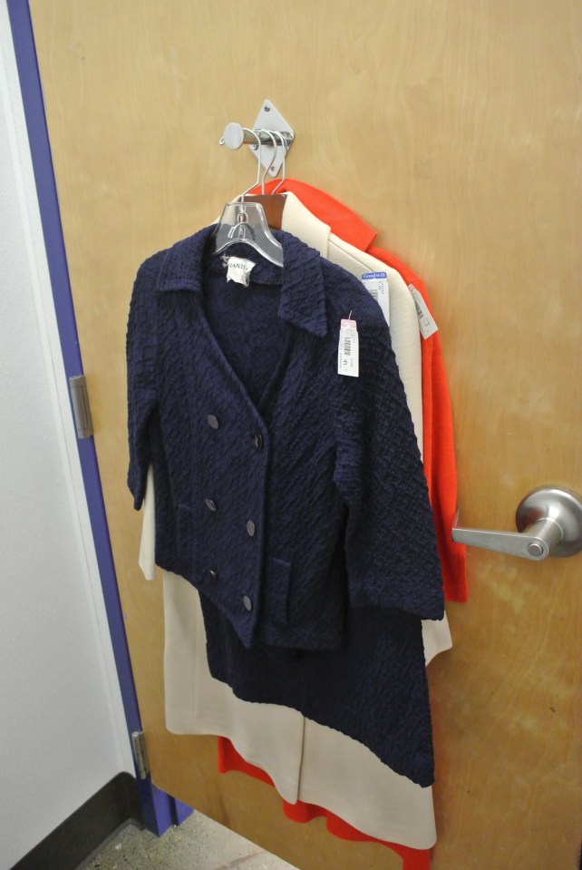 My latest find: navy double-breasted, and so gorgeous!  The top acts as a basic cardigan and can be worn any way you'd wear one: over a dress, with pants, or with this skirt.  The skirt is just a pencil skirt; a basic in any gal's wardrobe.  This is stretchy and comfy to the max, with a zipper and elastic waist.  And I love the texture!!!!  I will list this suit soon.