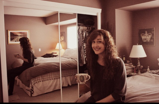 In the bedroom with our drinks: let the scourge begin!